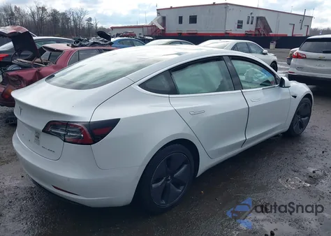2018 Tesla Model 3 Long Range/Performance из США, поврежденный, VIN 5YJ3E1EBXJF151218